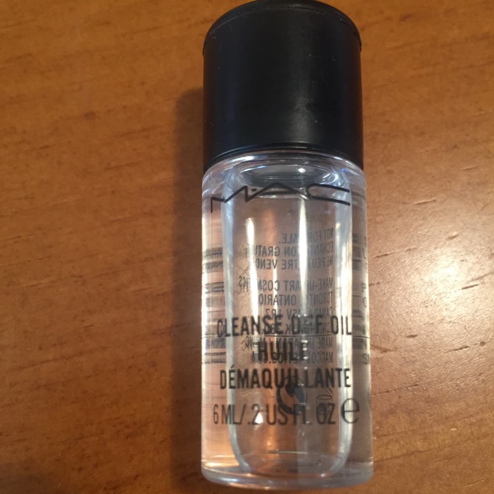 MAC Cleanse Off Oil - Picture 3 of 15